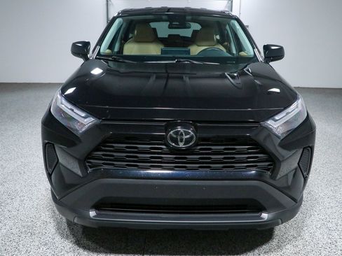 Used 2023 Toyota RAV4 LE AWD/4WD image 4