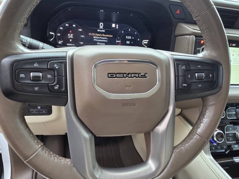 Used 2022 GMC Yukon Denali w/ Denali Ultimate Package AWD/4WD image 22