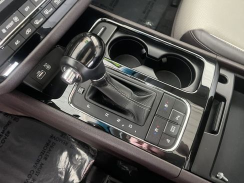 Used 2016 Kia Sedona SX Limited image 29