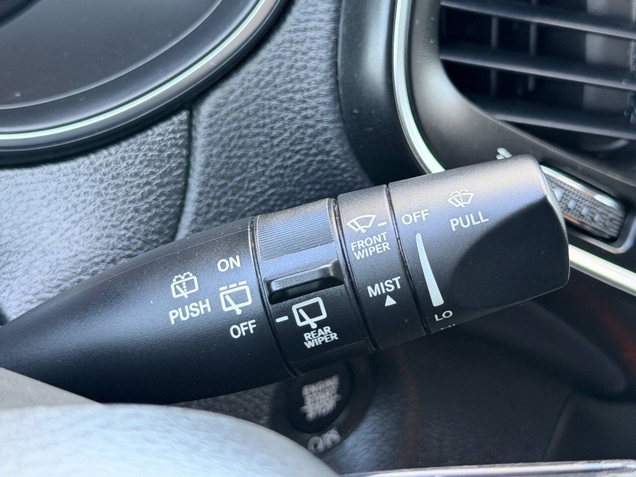 Used 2020 Jeep Cherokee Latitude Plus AWD/4WD image 32
