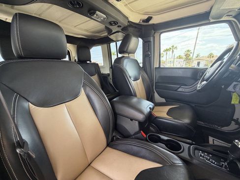 Used 2017 Jeep Wrangler Unlimited Sport w/ Quick Order Package 24S AWD/4WD image 13