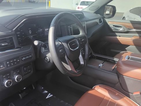 Used 2024 GMC Yukon Denali Ultimate image 16