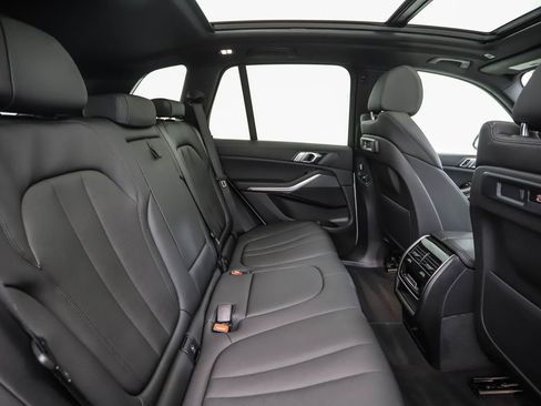 Certified 2022 BMW X5 xDrive40i w/ Parking Assistance Package image 27
