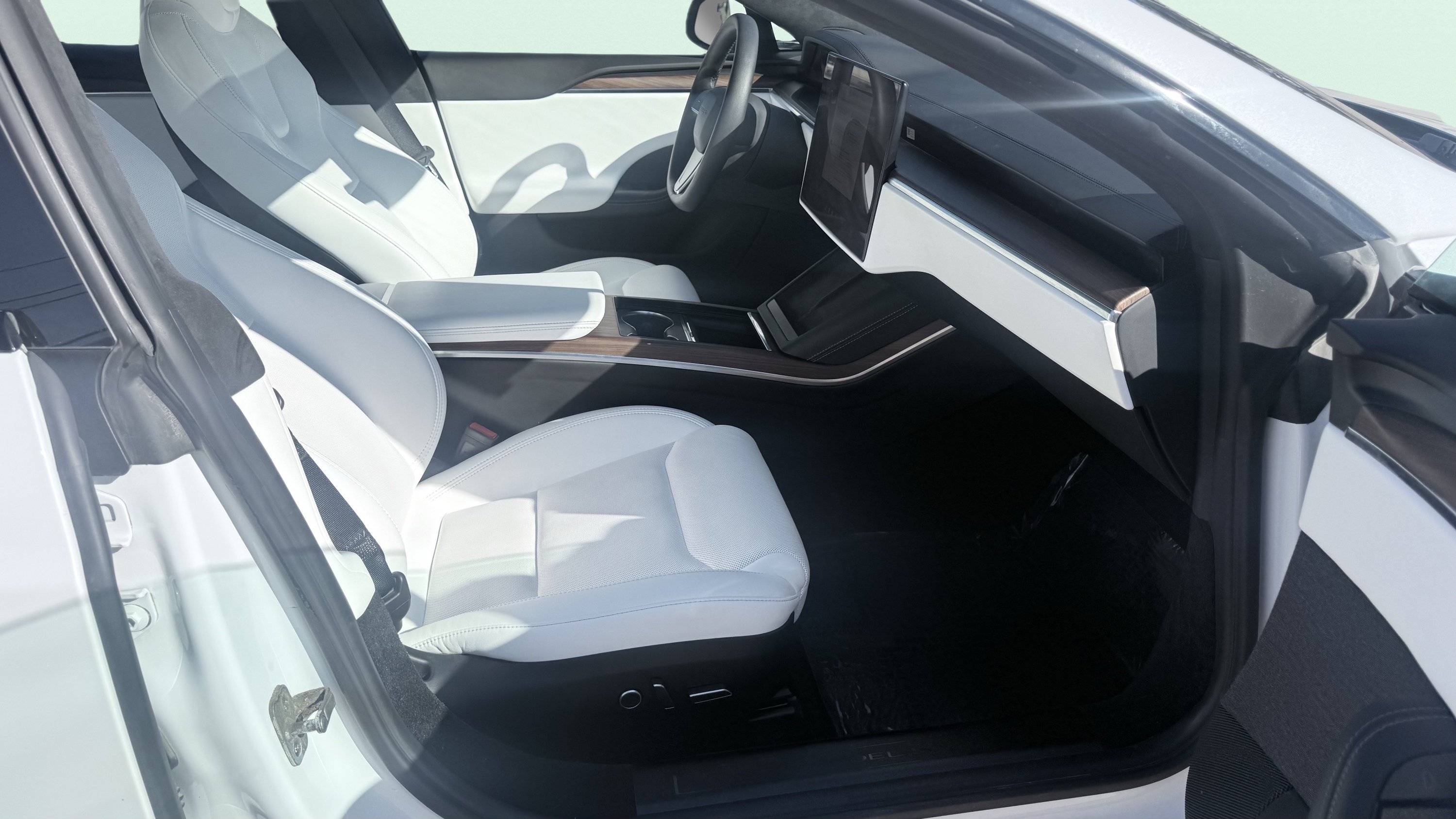 Used 2023 Tesla Model S AWD/4WD image 40