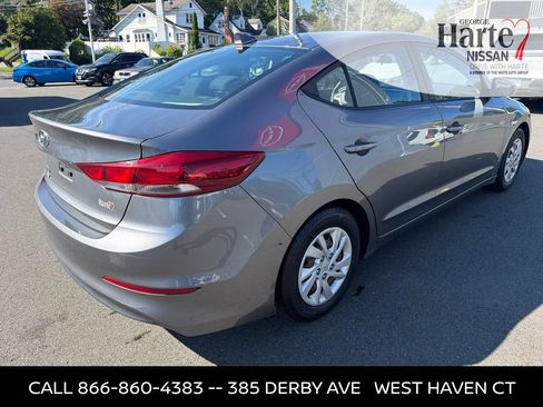 Used 2018 Hyundai Elantra SE w/ SE Connectivity Package 04 FWD image 5