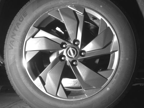 Used 2025 Nissan Rogue SV image 15