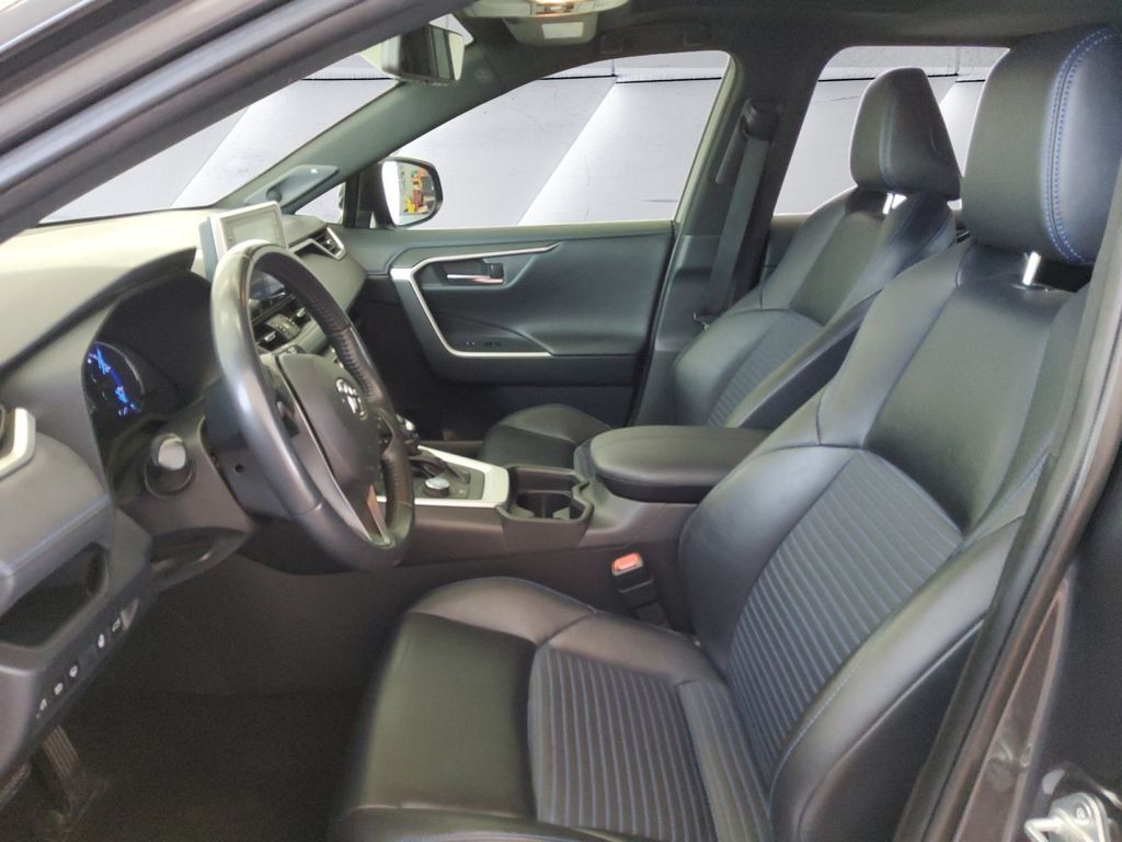 Used 2019 Toyota RAV4 XSE w/ XSE Weather Package AWD/4WD image 7
