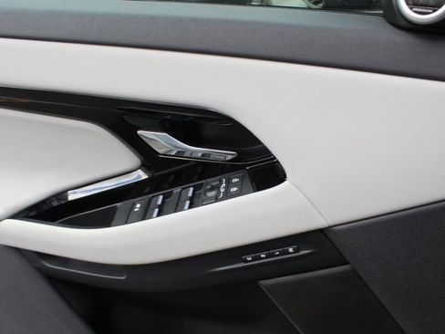 Used 2025 Land Rover Range Rover Evoque S image 21