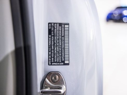 Used 2025 Porsche 911 Carrera 4 GTS image 49