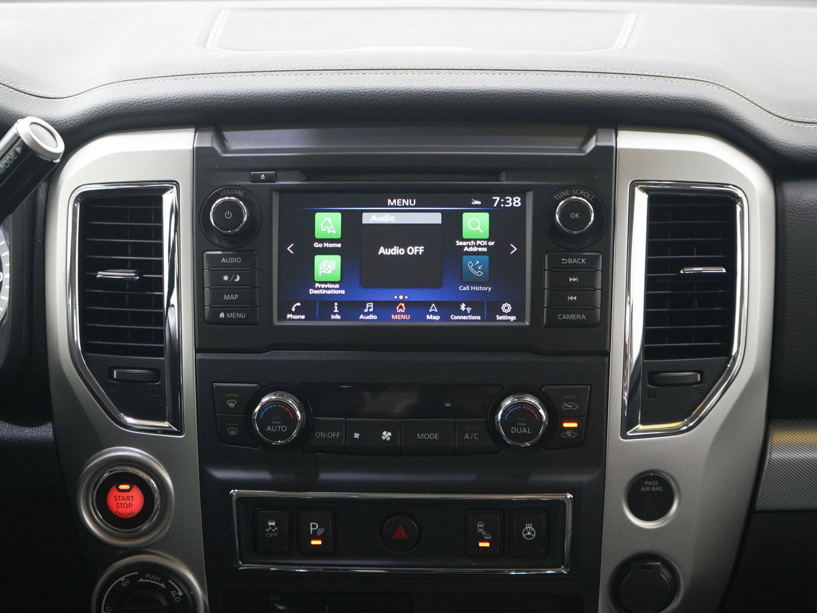Used 2019 Nissan Titan PRO-4X w/ Pro-4x Convenience Package AWD/4WD image 16
