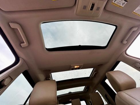 Used 2016 Land Rover LR4 HSE Silver Edition image 32