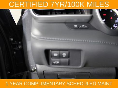 Used 2023 Toyota Highlander XLE AWD/4WD image 19