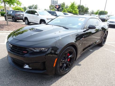 Used 2022 Chevrolet Camaro LT w/ RS Package RWD image 8