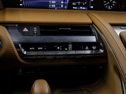 Used 2021 Lexus LC 500 Coupe w/ Performance Package image 32