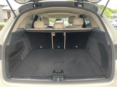 Used 2020 Mercedes-Benz GLC 300 4MATIC image 34