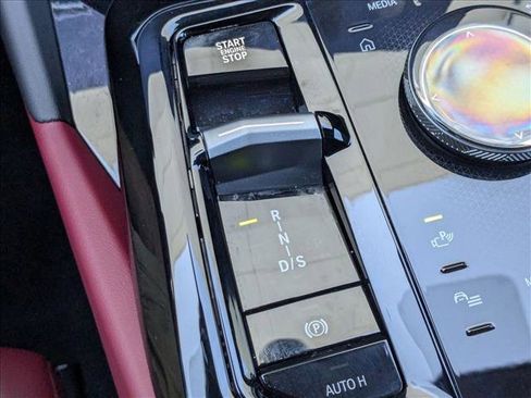 Used 2025 BMW 540i xDrive image 12