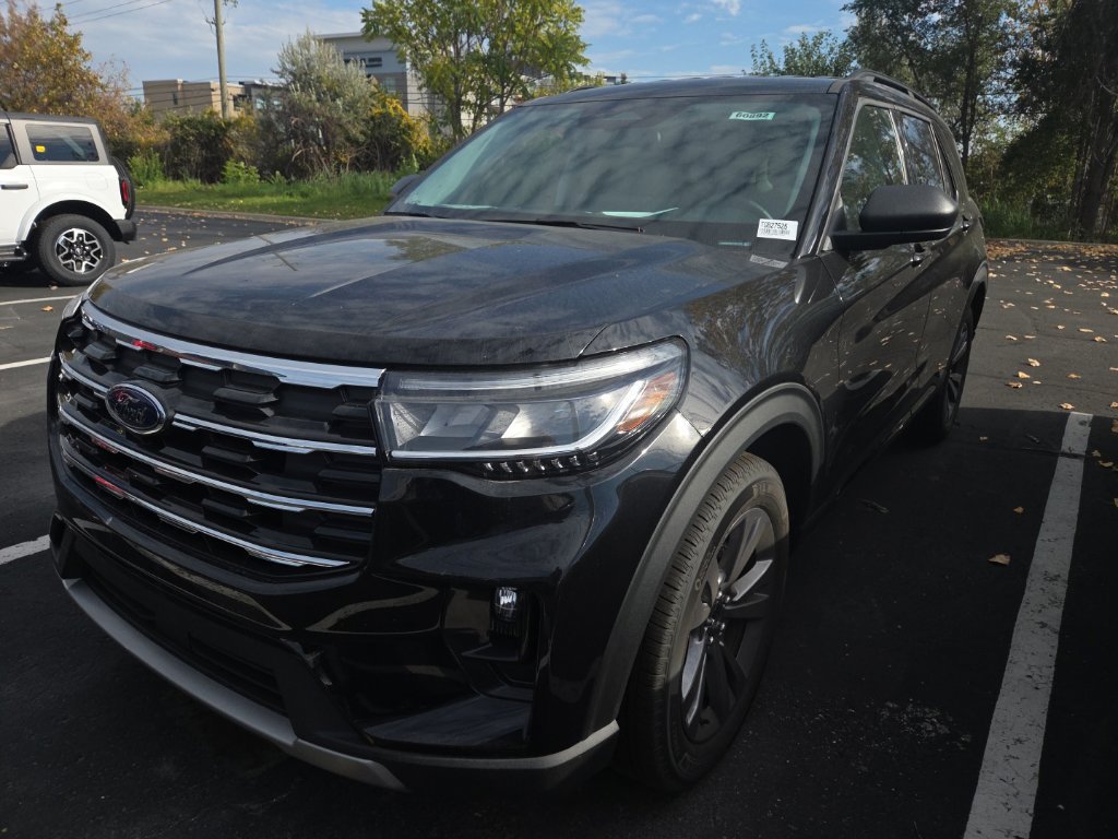 Used 2026 Ford Explorer Active w/ Active Comfort Package AWD/4WD image 1