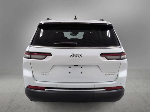 Certified 2023 Jeep Grand Cherokee L Limited image 7