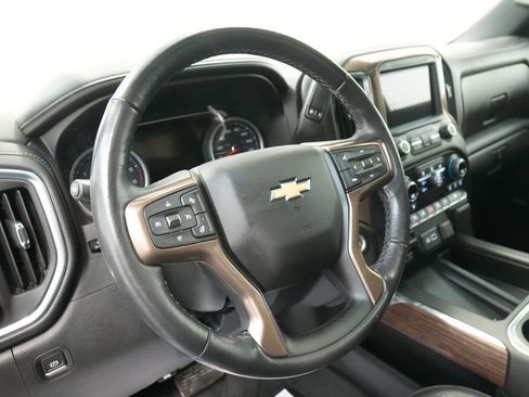 Used 2020 Chevrolet Silverado 1500 High Country w/ Technology Package image 15
