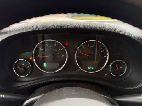 Used 2014 Jeep Wrangler Unlimited Sahara w/ Dual Top Group image 41