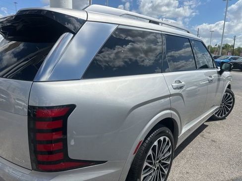 Used 2026 Hyundai Palisade Calligraphy image 2