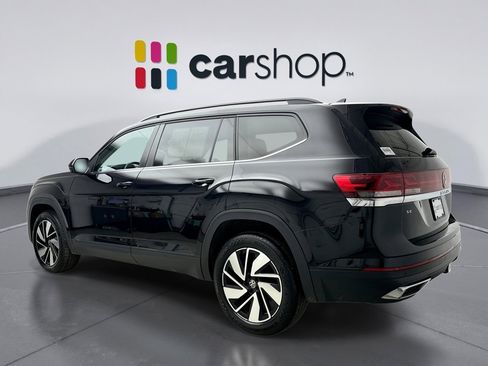 Used 2024 Volkswagen Atlas SE image 3