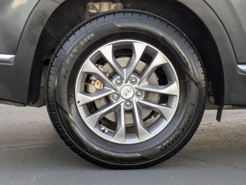 Used 2020 Hyundai Santa Fe SEL image 9