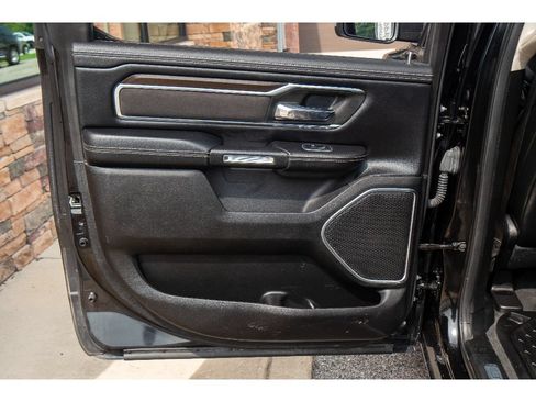 Used 2022 RAM 1500 Laramie AWD/4WD image 18