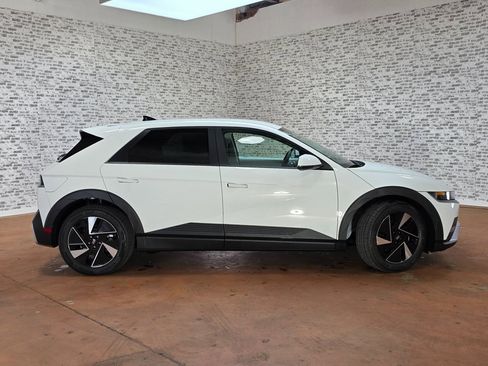 New 2026 Hyundai Ioniq 5 SEL image 9