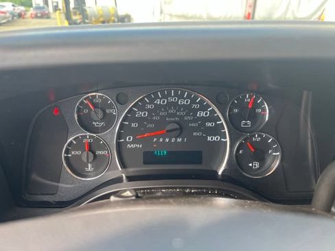 Used 2025 Chevrolet Express 2500 w/ Driver Convenience Package RWD image 13