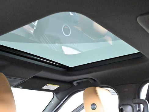 Used 2019 Land Rover Discovery HSE image 30