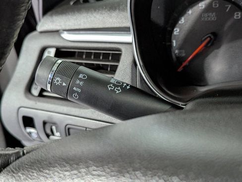 Used 2016 Chevrolet Impala LT w/ Convenience Package image 30