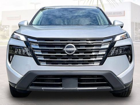 Used 2025 Nissan Rogue SV FWD image 23