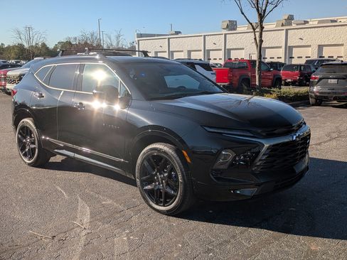 Certified 2025 Chevrolet Blazer RS w/ Driver Confidence II Package image 2