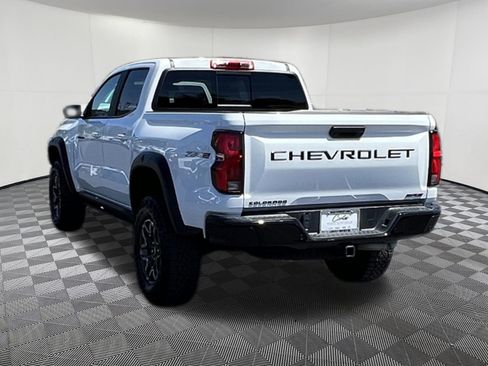 Used 2024 Chevrolet Colorado ZR2 w/ Technology Package AWD/4WD image 4
