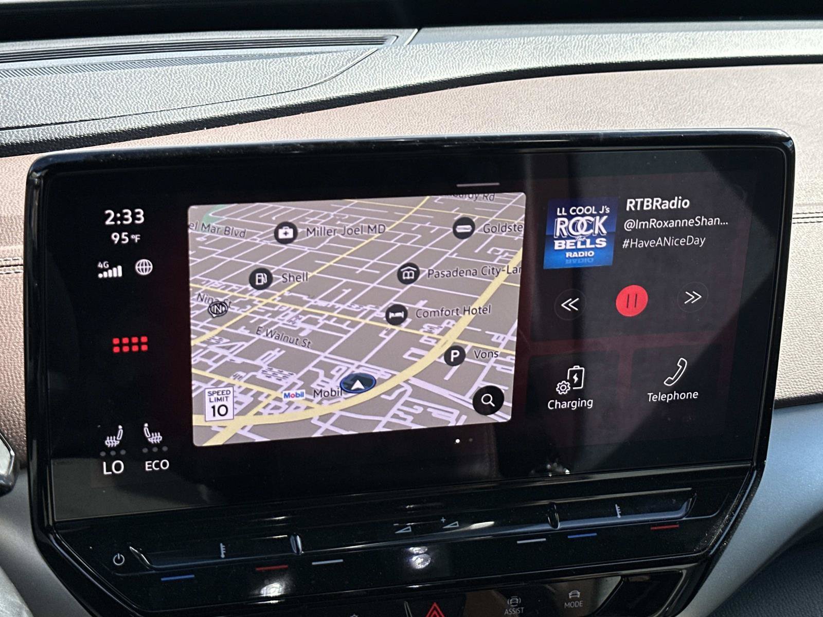 Certified 2023 Volkswagen ID.4 Pro RWD image 11