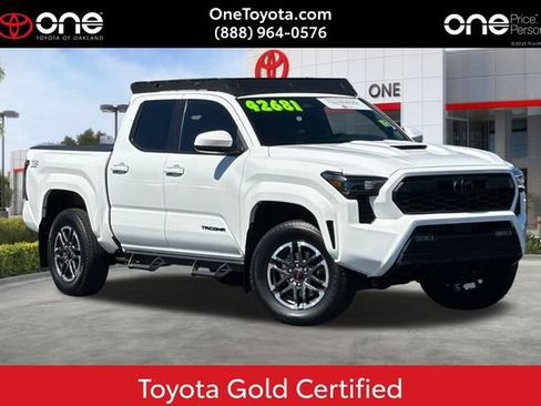 Certified 2024 Toyota Tacoma TRD Sport AWD/4WD image 1