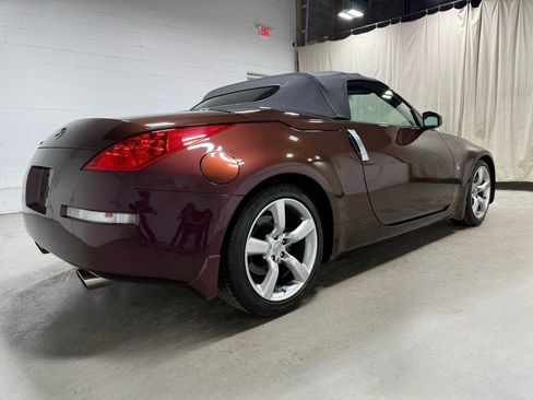 Used 2006 Nissan 350Z Touring RWD image 4