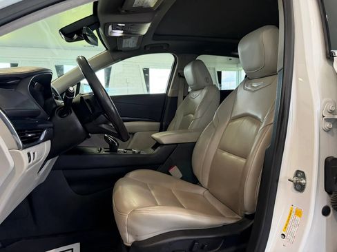 Used 2020 Cadillac XT4 Premium Luxury FWD image 7
