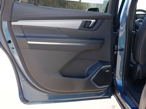 Used 2025 Buick Enclave Preferred image 19