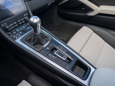 Used 2025 Porsche 718 Boxster S image 23