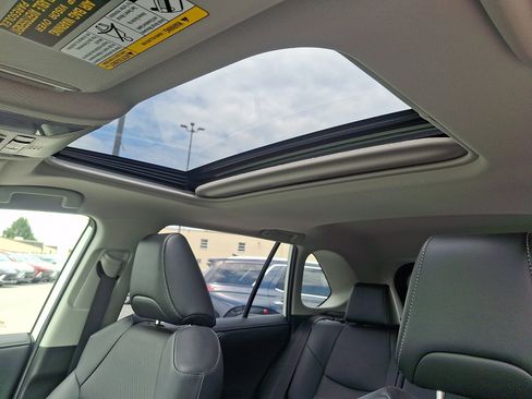 Used 2020 Toyota RAV4 Limited AWD/4WD image 15