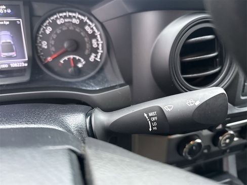 Used 2019 Toyota Tacoma SR image 17