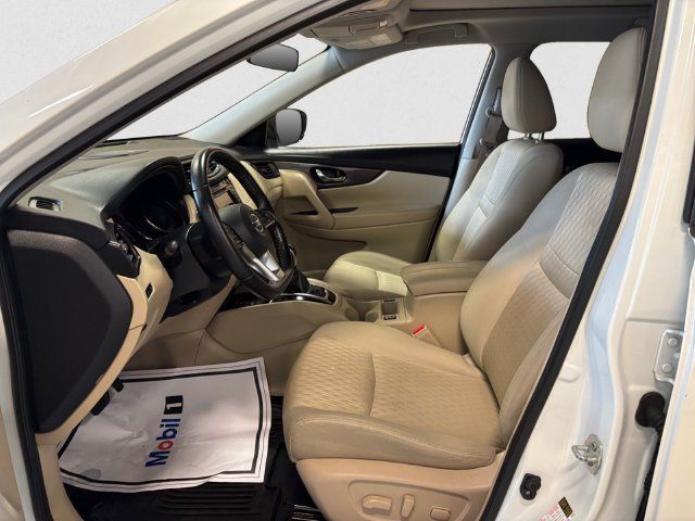 Used 2019 Nissan Rogue SV w/ Sun & Sound Touring Package AWD/4WD image 10
