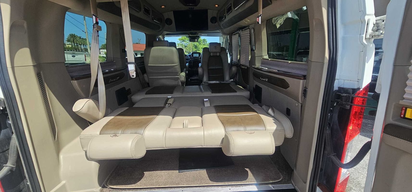 Used 2016 Ford Transit 150 XLT RWD image 25