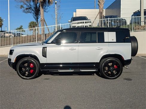 Used 2023 Land Rover Defender 110 V8 image 8
