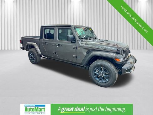 New 2026 Jeep Gladiator Overland AWD/4WD image 1