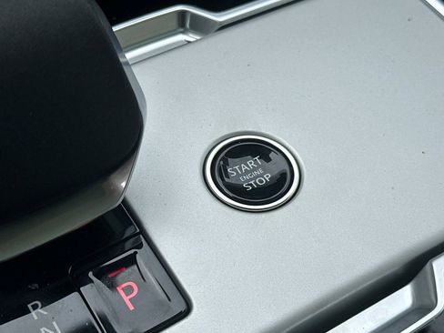 New 2026 Land Rover Range Rover SE image 27