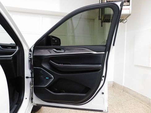 Used 2022 Jeep Grand Cherokee L Overland w/ Luxury Tech Group IV image 94