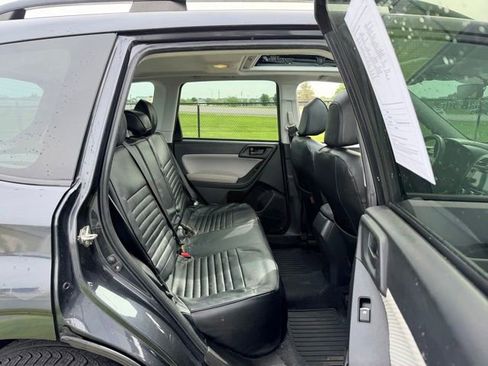 Used 2018 Subaru Forester 2.5i Premium w/ All-Weather Package AWD/4WD image 10
